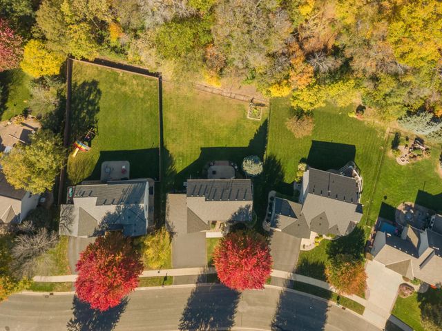 8924 Heatherton Ridge Drive, Savage, MN 55378
