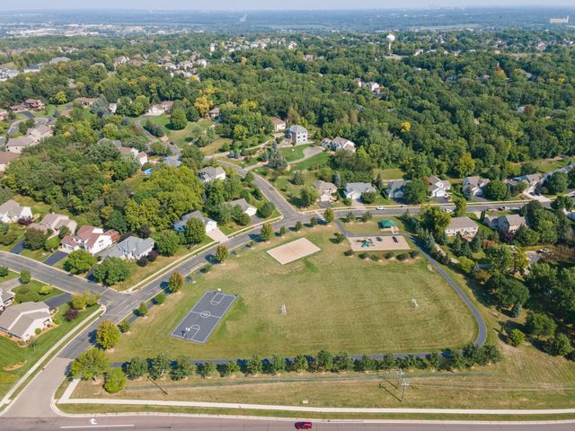 8924 Heatherton Ridge Drive, Savage, MN 55378