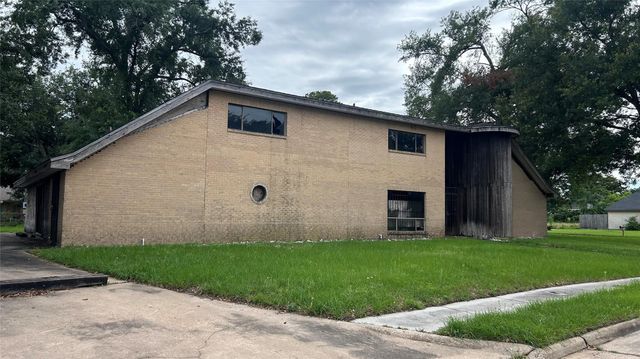 6706 Standing Oaks Street, Houston, TX 77050