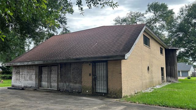 6706 Standing Oaks Street, Houston, TX 77050