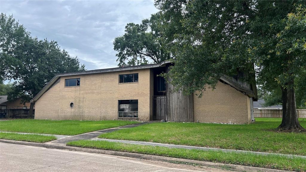 6706 Standing Oaks Street, Houston, TX 77050