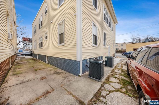 81 Wolcott Terrace, Newark, NJ 07112