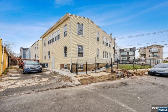 81 Wolcott Terrace, Newark, NJ 07112