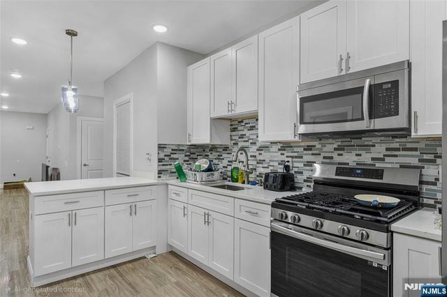 81 Wolcott Terrace, Newark, NJ 07112