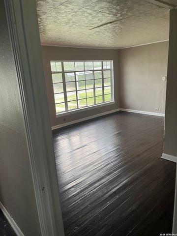 206 Avalon, San Antonio, TX 78213
