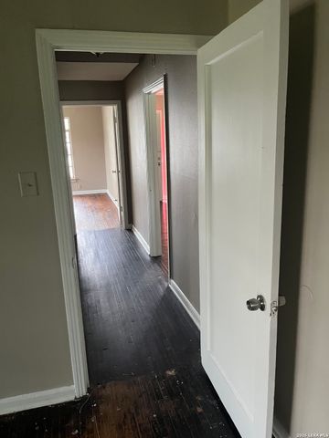 206 Avalon, San Antonio, TX 78213