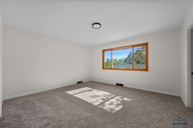 1111 PAISLEY TER, Sturgis, SD 57785