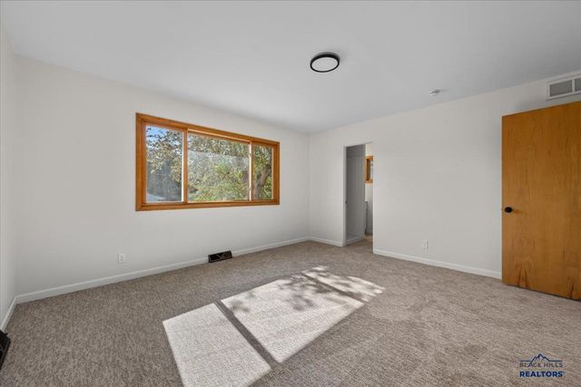 1111 PAISLEY TER, Sturgis, SD 57785