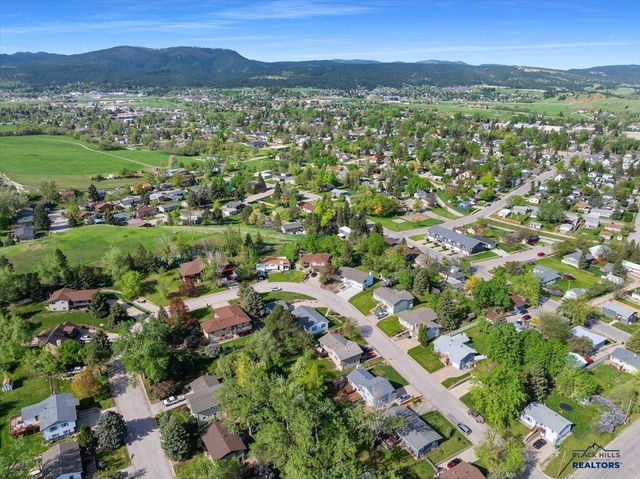 1111 PAISLEY TER, Sturgis, SD 57785