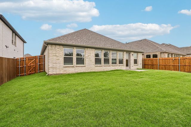 724 Grand Dale Drive, Lavon, TX 75166