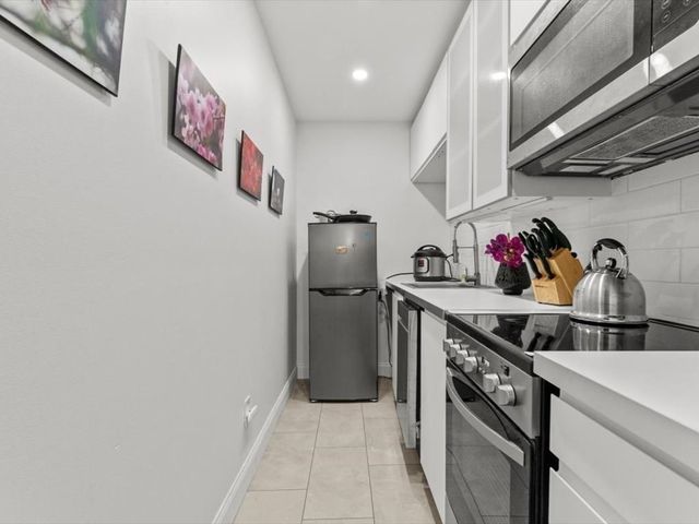 2353 Massachusetts Ave 44, Cambridge, MA 02140