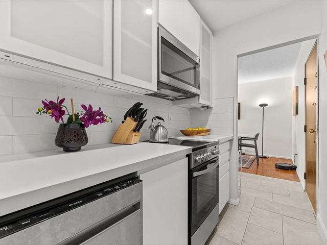 2353 Massachusetts Ave 44, Cambridge, MA 02140