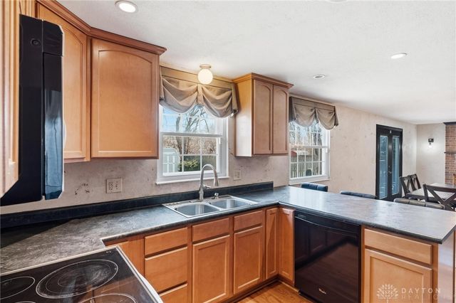 9636 Springwater Lane, Miamisburg, OH 45342