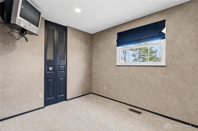 9636 Springwater Lane, Miamisburg, OH 45342