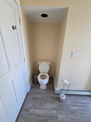 9 Harbor View Rd, Nahant, MA 01908