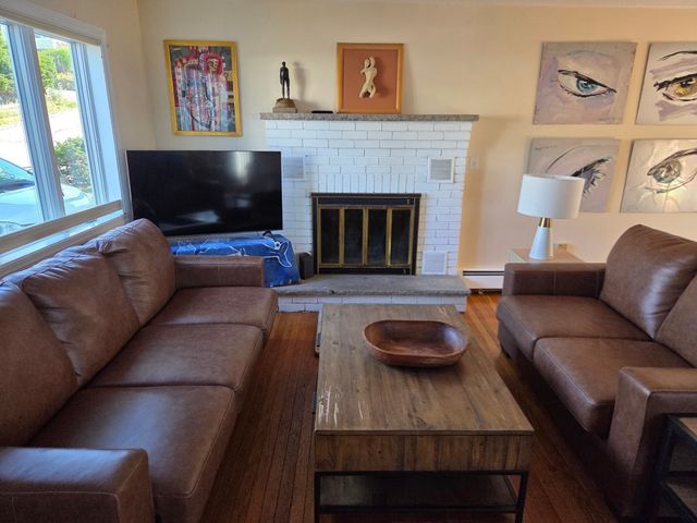 9 Harbor View Rd, Nahant, MA 01908