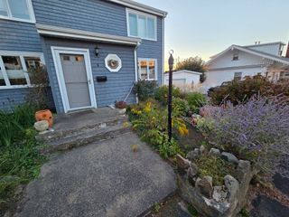9 Harbor View Rd, Nahant, MA 01908
