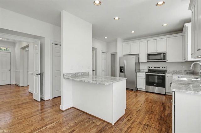 105 Dogleg DR, Williamsburg, VA 23188