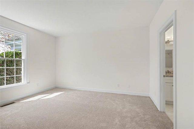 105 Dogleg DR, Williamsburg, VA 23188