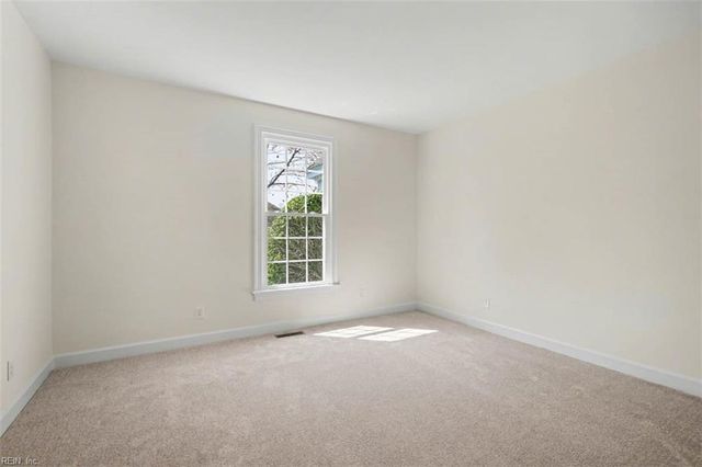 105 Dogleg DR, Williamsburg, VA 23188