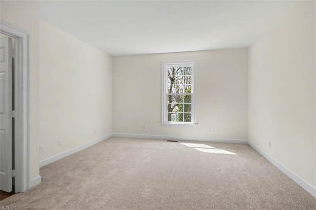 105 Dogleg DR, Williamsburg, VA 23188