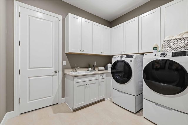 7704 MOONBEAM AVENUE, Sarasota, FL 34241
