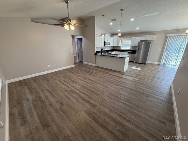 6744 N Waycross Way, Citrus Springs, FL 34433