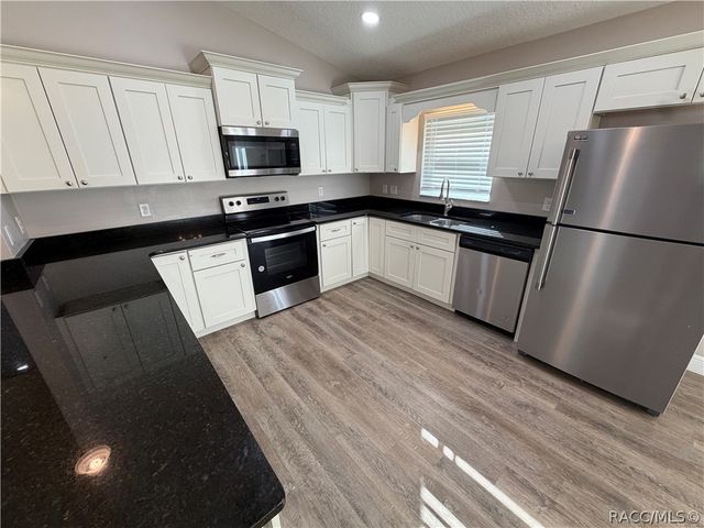 6744 N Waycross Way, Citrus Springs, FL 34433