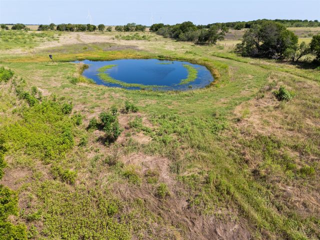 5662 TX-171, Coolidge, TX 76635