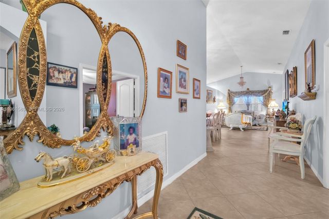 8046 Duomo Cir, Boynton Beach, FL 33472