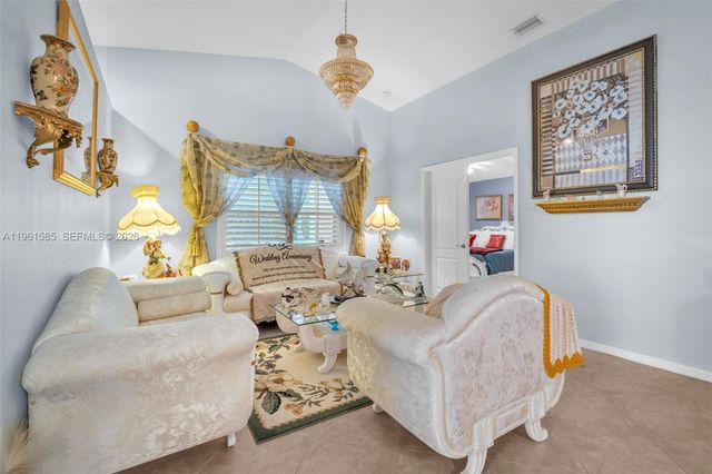 8046 Duomo Cir, Boynton Beach, FL 33472