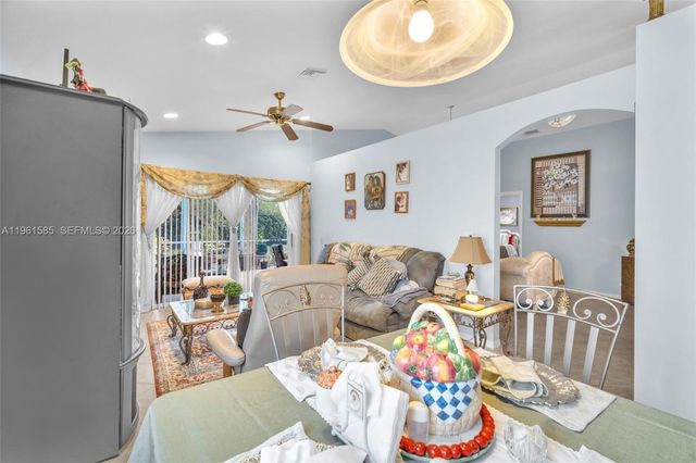 8046 Duomo Cir, Boynton Beach, FL 33472