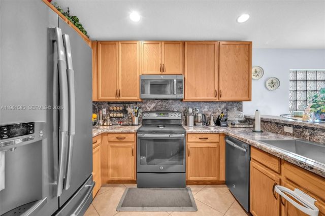 8046 Duomo Cir, Boynton Beach, FL 33472