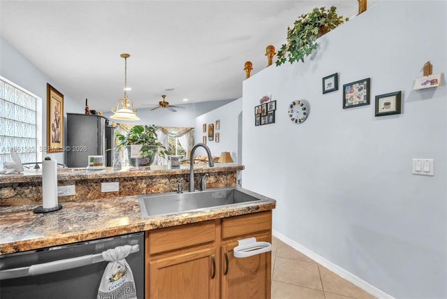 8046 Duomo Cir, Boynton Beach, FL 33472