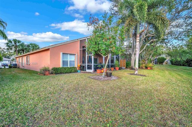 8046 Duomo Cir, Boynton Beach, FL 33472