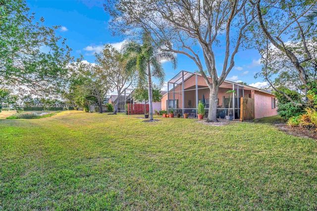 8046 Duomo Cir, Boynton Beach, FL 33472