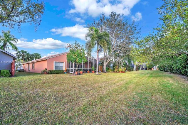 8046 Duomo Cir, Boynton Beach, FL 33472