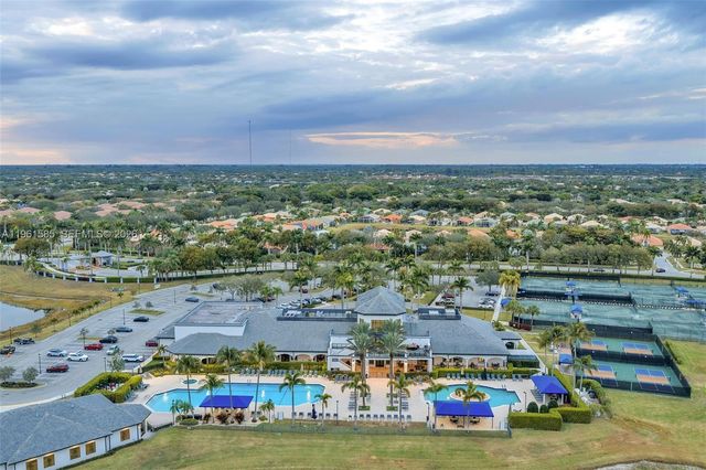 8046 Duomo Cir, Boynton Beach, FL 33472