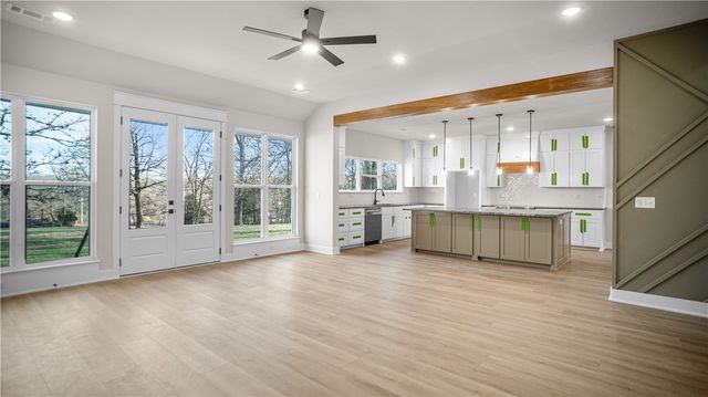 8460 Pleasant Valley Road, Decatur, AR 72734