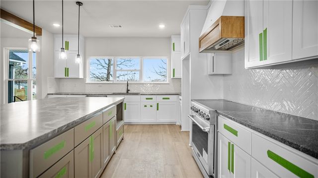 8460 Pleasant Valley Road, Decatur, AR 72734