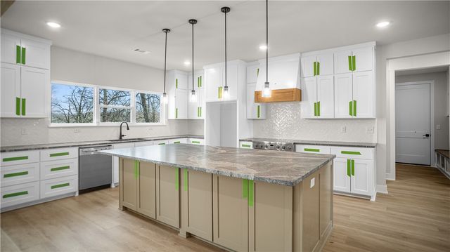 8460 Pleasant Valley Road, Decatur, AR 72734