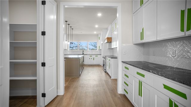 8460 Pleasant Valley Road, Decatur, AR 72734