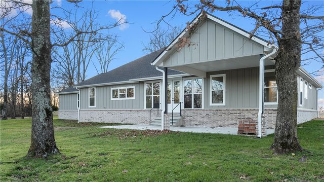 8460 Pleasant Valley Road, Decatur, AR 72734