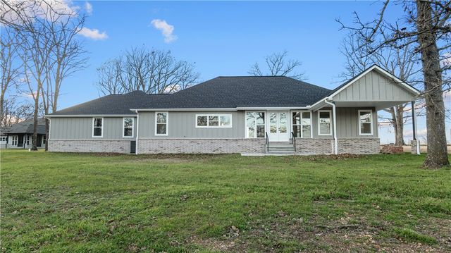 8460 Pleasant Valley Road, Decatur, AR 72734