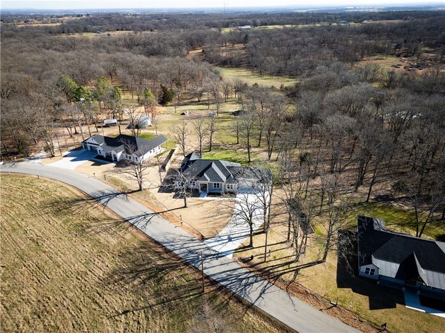 8460 Pleasant Valley Road, Decatur, AR 72734