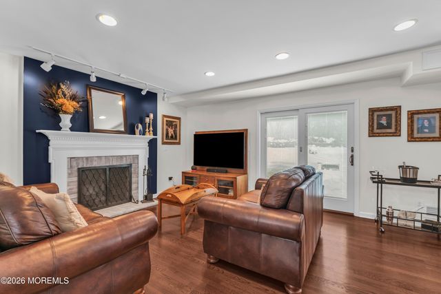 9 Johnny Court, Red Bank, NJ 07701