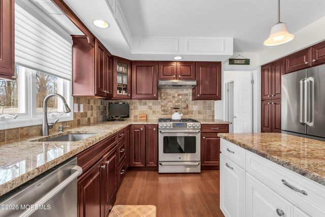 9 Johnny Court, Red Bank, NJ 07701