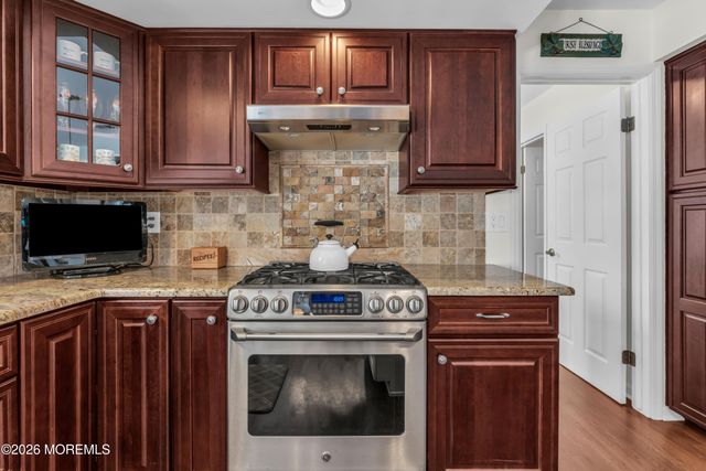 9 Johnny Court, Red Bank, NJ 07701