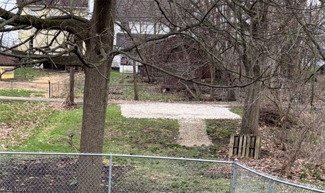 825 Oak Avenue SE, Massillon, OH 44646