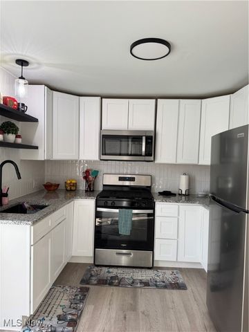 825 Oak Avenue SE, Massillon, OH 44646